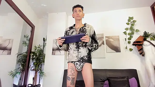 Giotrashy online show from October 2025 08:10:01 PM