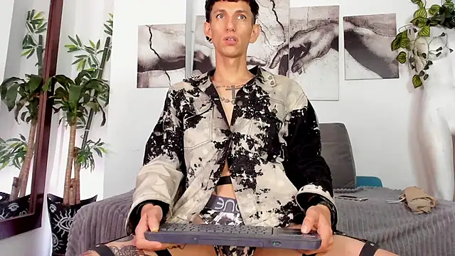 Giotrashy online show from April 2026 04:19:01 PM