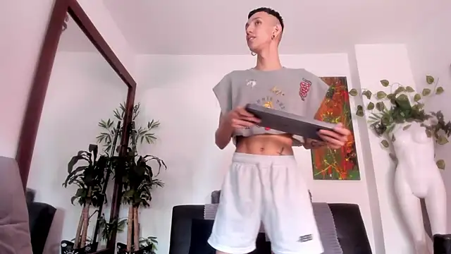 Giotrashy online show from March 2025 08:08:02 PM