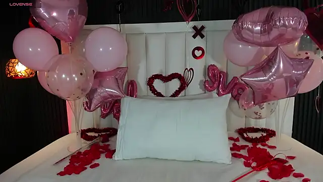 Snapshot of LauraCarther chatting on February 2026 05:24:02 PM LauraCarther online show from February 2026 05:24:02 PM