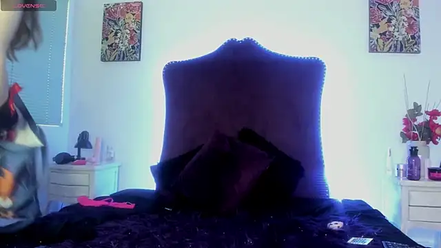 Zoe thoms online show from March 2025 12:39:02 PM