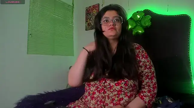 Zoe thoms online show from March 2025 01:29:01 PM