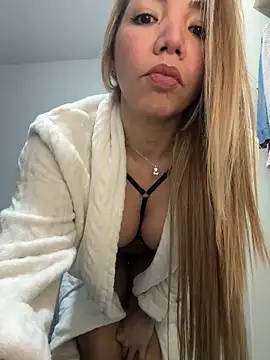 Snapshot of Alyssa_76 chatting on March 2025 08:11:01 PM Alyssa 76 online show from March 2025 08:11:01 PM