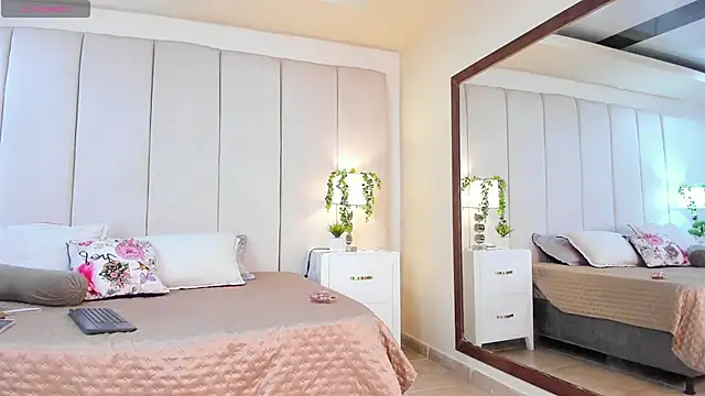 Snapshot of princesssammy2 chatting on October 2025 09:47:01 PM princesssammy2 online show from October 2025 09:47:01 PM