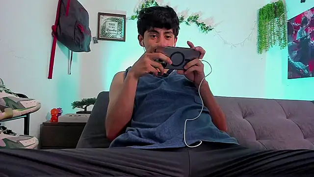 Snapshot of Yaiden_11 chatting on November 2025 01:28:01 AM Yaiden 11 online show from November 2025 01:28:01 AM