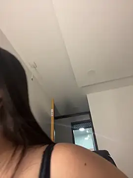 Saanvi21 online show from February 2026 01:49:02 AM