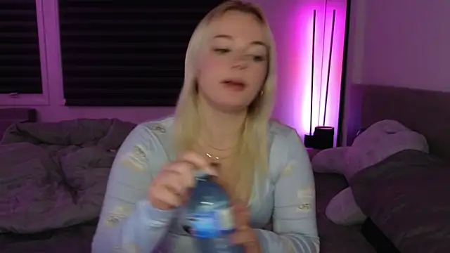 margot robbie7 online show from October 2025 11:05:02 PM