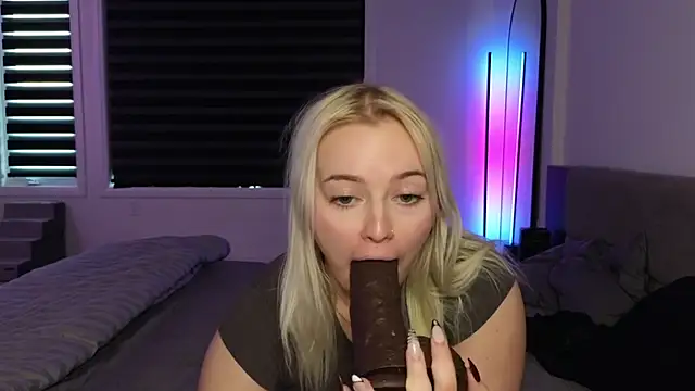 margot robbie7 online show from October 2025 09:58:01 PM