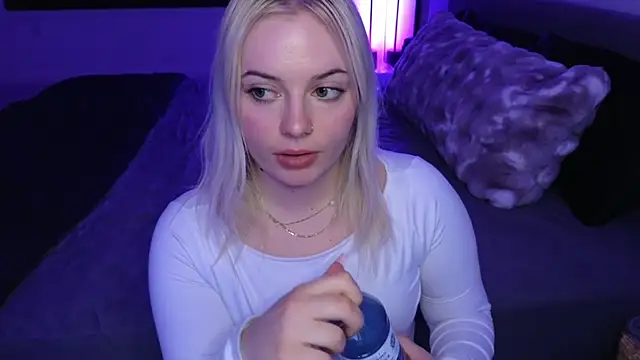 margot robbie7 online show from February 2026 11:48:02 PM