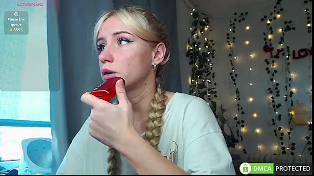 Mia  Kitty online show from October 2025 12:29:02 PM