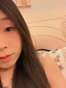 Snapshot of Minnie-66 chatting on March 2025 09:01:02 AM Minnie-66 online show from March 2025 09:01:02 AM