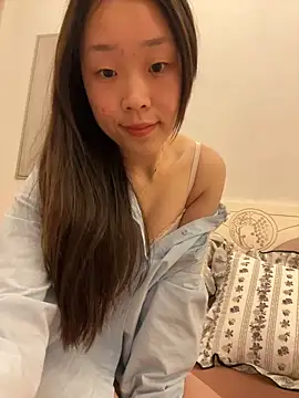 Snapshot of Minnie-66 chatting on March 2025 12:43:02 PM Minnie-66 online show from March 2025 12:43:02 PM