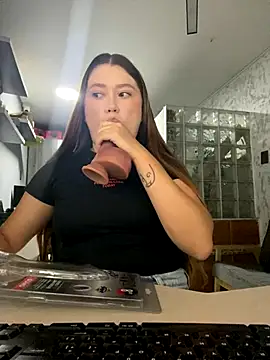 sophikinley online show from November 2025 09:31:02 AM