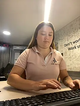 sophikinley online show from March 2026 01:35:01 AM