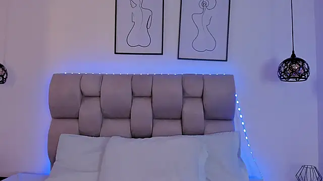 Hanna Evans   online show from December 2025 01:10:02 PM