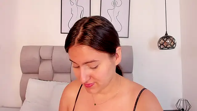 Hanna Evans   online show from November 2025 12:31:01 PM