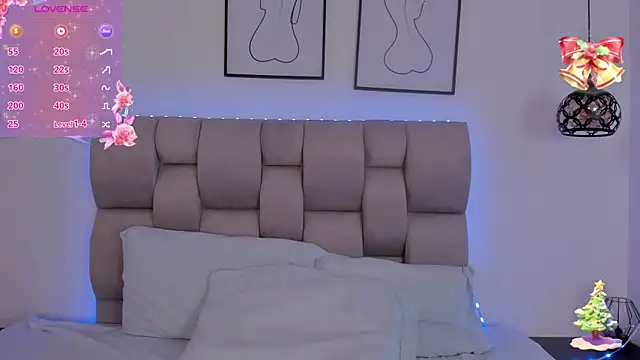 Hanna Evans   online show from December 2025 01:12:02 PM