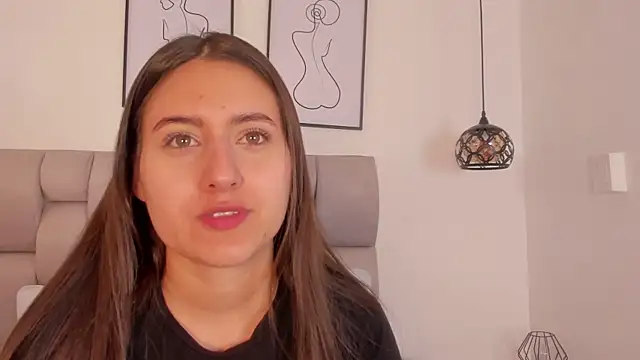 Hanna Evans   online show from October 2025 12:24:02 PM