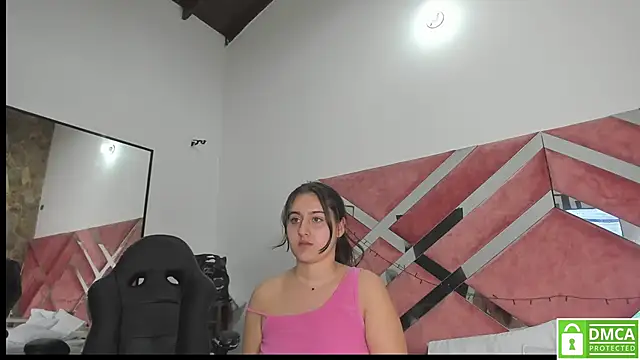 Hanna Evans   online show from March 2025 10:24:01 AM