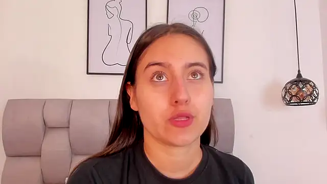 Hanna Evans   online show from October 2025 12:28:02 PM