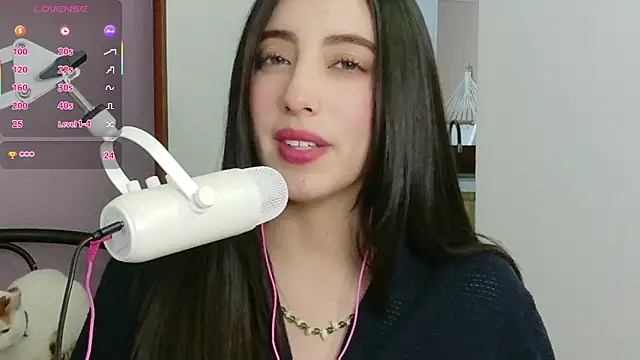Snapshot of Rebbecawhite_meow chatting on March 2026 11:42:01 PM Rebbecawhite meow online show from March 2026 11:42:01 PM