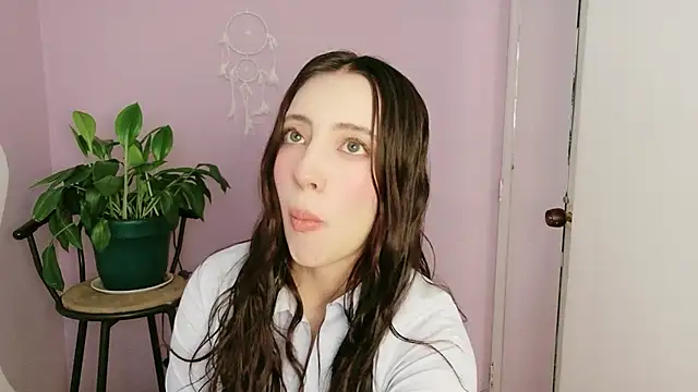 Snapshot of Rebbecawhite_meow chatting on May 2026 02:22:01 PM Rebbecawhite meow online show from May 2026 02:22:01 PM