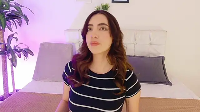 Snapshot of Rebbecawhite_meow chatting on September 2025 12:55:01 PM Rebbecawhite meow online show from September 2025 12:55:01 PM