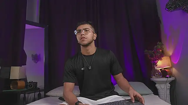 Colstorw  online show from December 2025 10:04:01 AM