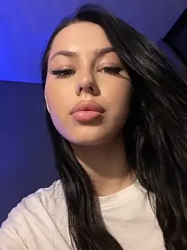 Snapshot of Leya_Foxhall chatting on September 2025 11:40:01 PM Leya Foxhall online show from September 2025 11:40:01 PM