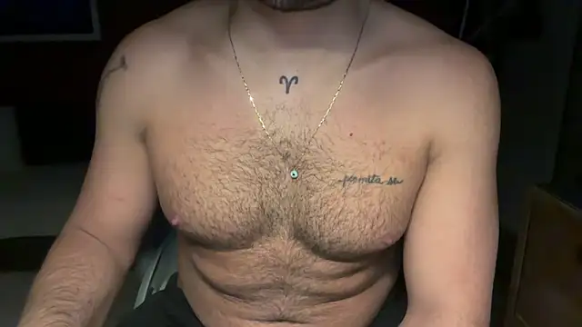 Snapshot of TopRaw3 chatting on December 2025 08:20:01 AM TopRaw3 online show from December 2025 08:20:01 AM