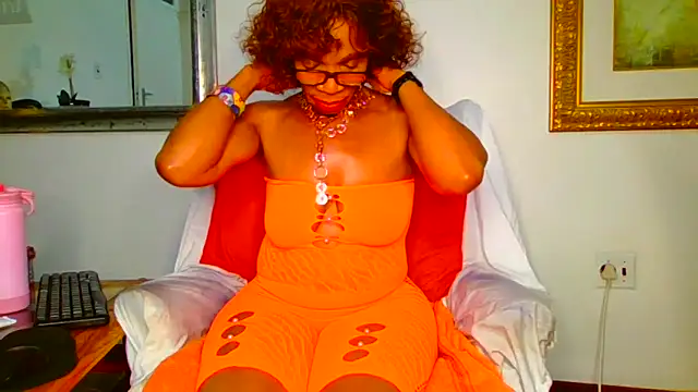 ModelZoee online show from December 2025 08:14:01 PM