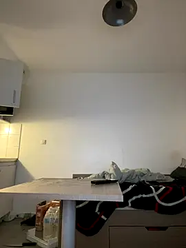 Renoirmonter online show from November 2025 01:50:01 AM