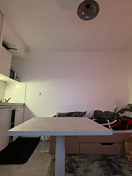 Renoirmonter online show from April 2026 04:36:01 AM