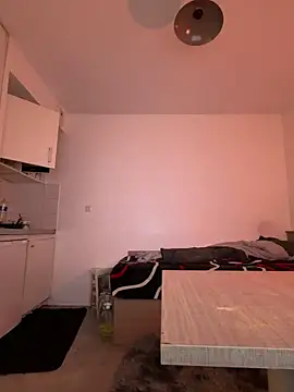 Renoirmonter online show from April 2026 06:43:01 AM