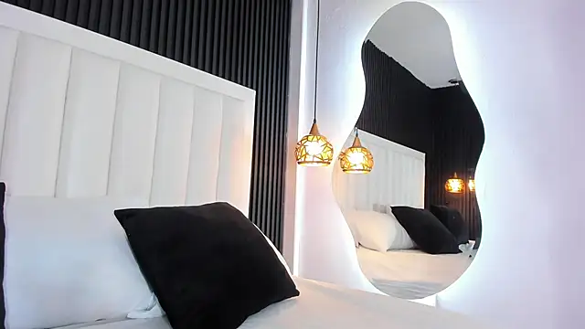 Snapshot of MartinaGracex chatting on November 2025 10:54:01 PM MartinaGracex online show from November 2025 10:54:01 PM