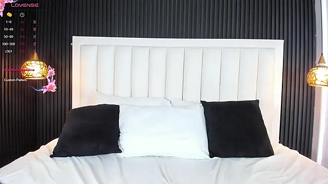 Snapshot of MartinaGracex chatting on November 2025 11:10:01 PM MartinaGracex online show from November 2025 11:10:01 PM