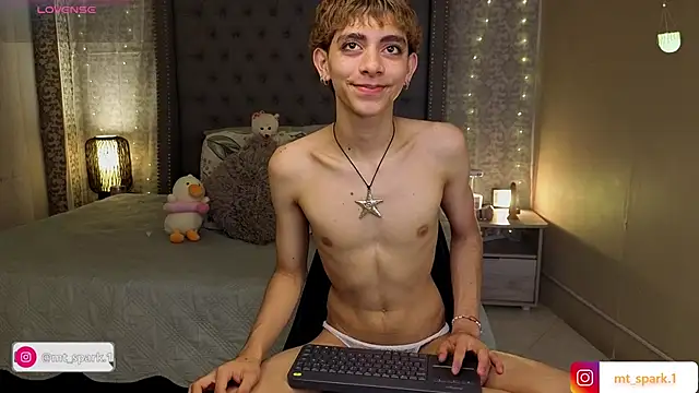 Matty Sparkk online show from November 2025 01:44:01 PM