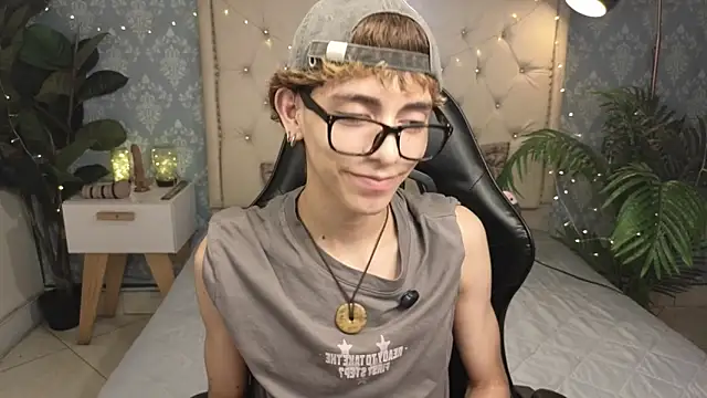 Matty Sparkk online show from February 2026 01:00:02 PM