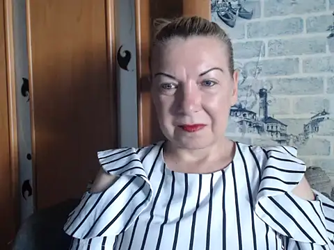 Lillia Ray online show from June 2026 12:22:01 PM