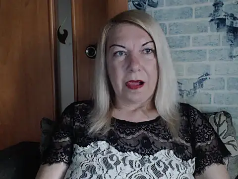 Snapshot of Lillia_Ray chatting on June 2026 02:33:01 PM Lillia Ray online show from June 2026 02:33:01 PM