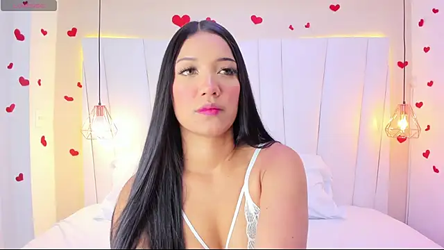 Snapshot of KarolHilton chatting on November 2025 03:17:02 AM KarolHilton online show from November 2025 03:17:02 AM