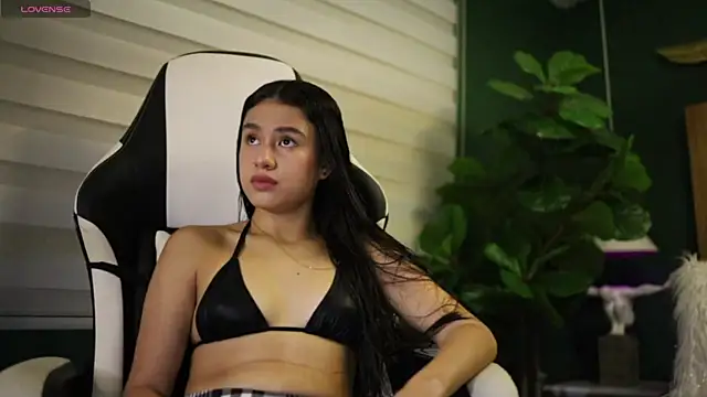 Snapshot of Danaa_Rouse chatting on October 2025 07:35:02 PM Danaa Rouse online show from October 2025 07:35:02 PM