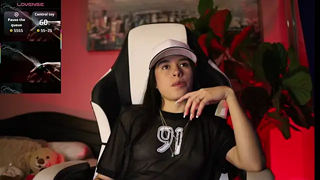 Snapshot of Danaa_Rouse chatting on November 2025 09:48:02 PM Danaa Rouse online show from November 2025 09:48:02 PM