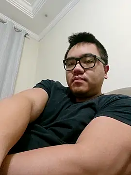 awesometeacher33 online show from November 2025 05:45:02 AM