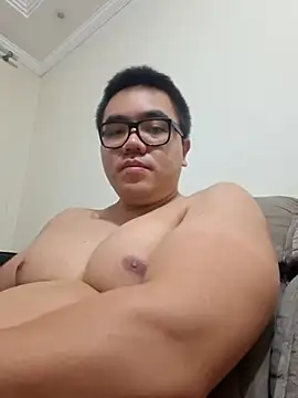 awesometeacher33 online show from April 2026 04:36:01 PM