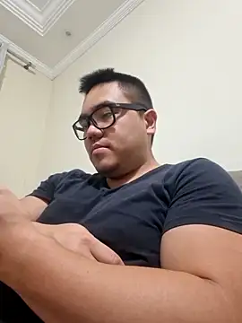 awesometeacher33 online show from May 2026 04:59:01 PM