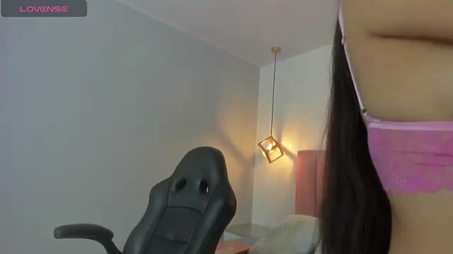 TATILARSON1 online show from January 2026 01:04:02 PM