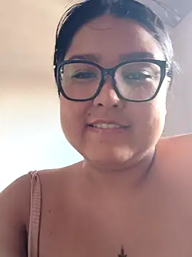 DianaGom online show from February 2026 12:37:01 PM