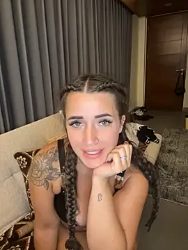 DarkVelvet online show from April 2026 01:26:01 PM