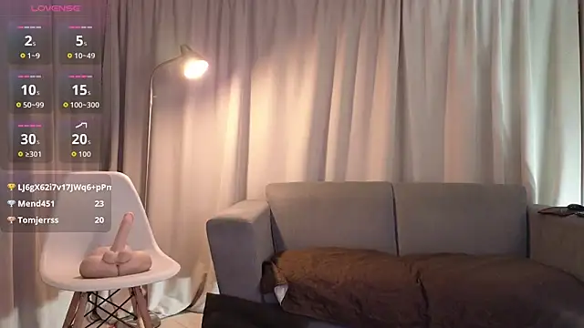 YuliethPetite online show from December 2025 11:03:01 AM